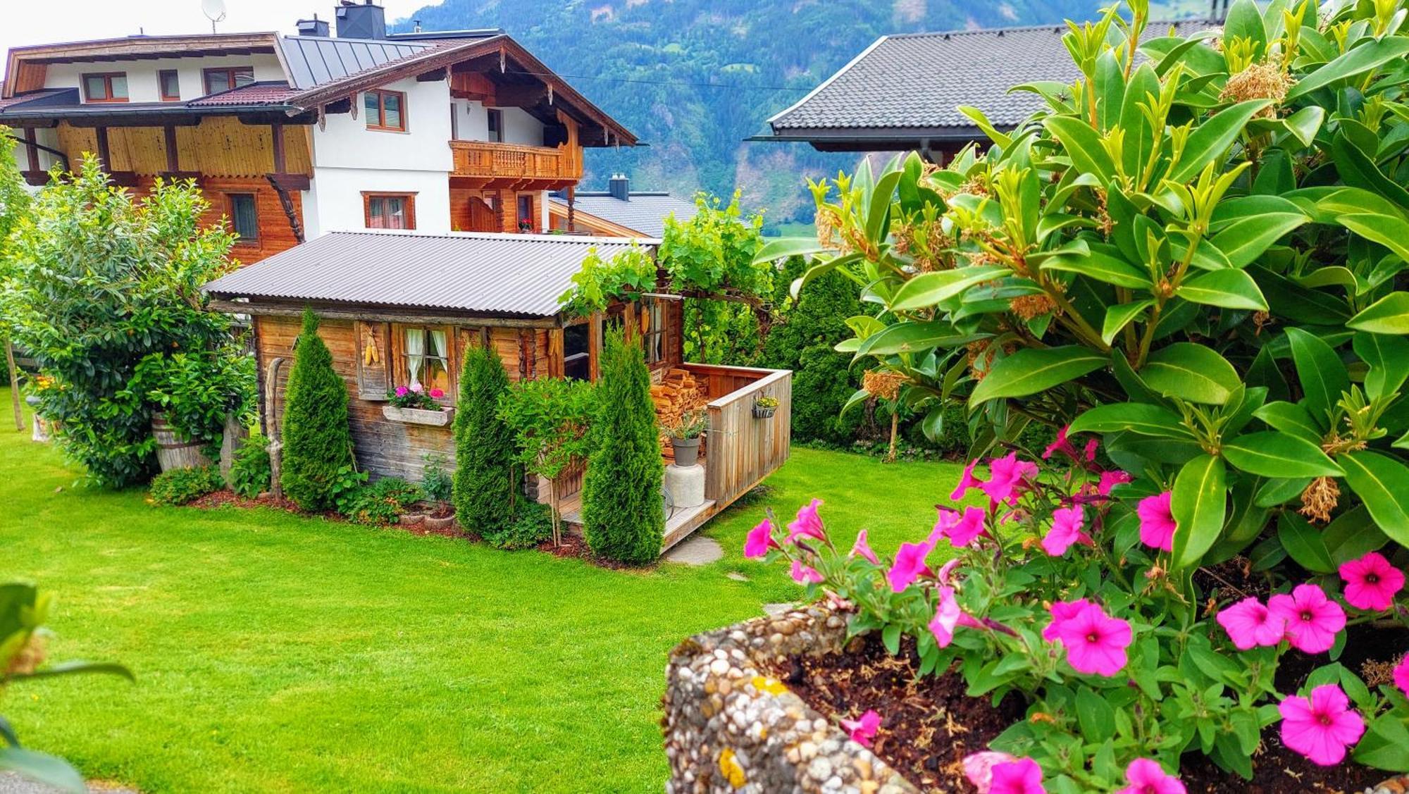 Gaestehaus Christoph Ried im Zillertal Luaran gambar