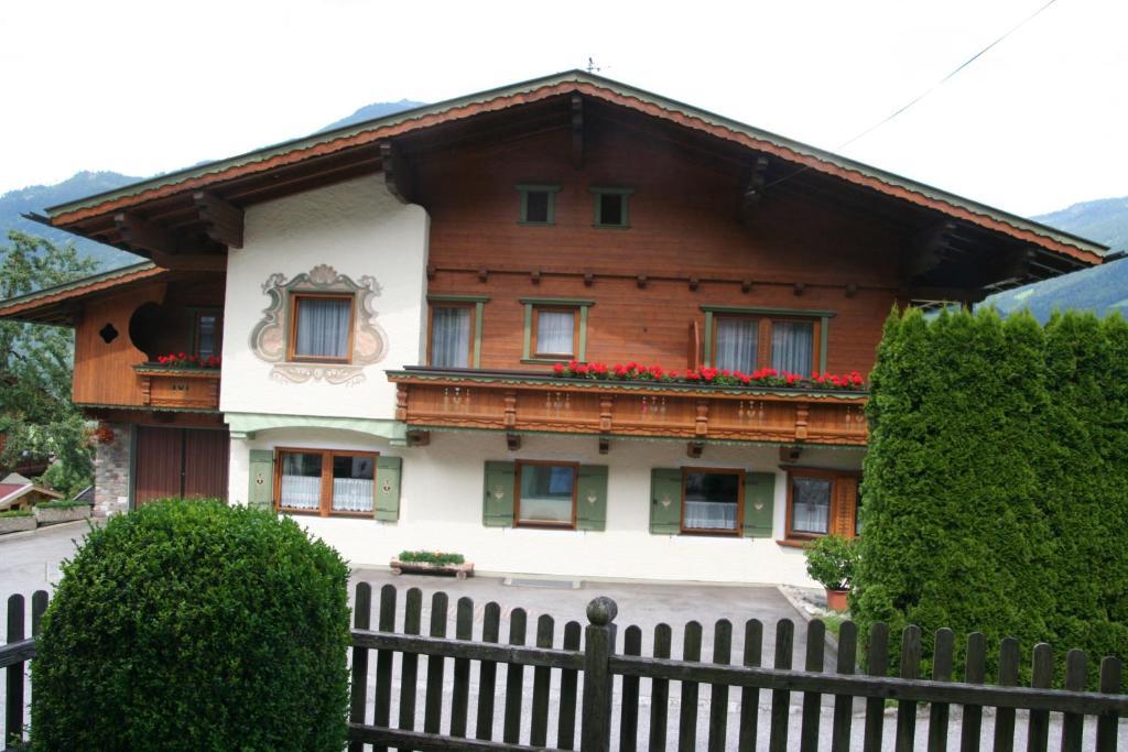 Gaestehaus Christoph Ried im Zillertal Luaran gambar